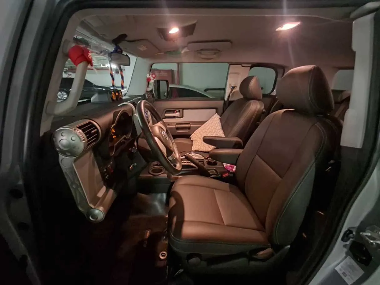 Car image 11