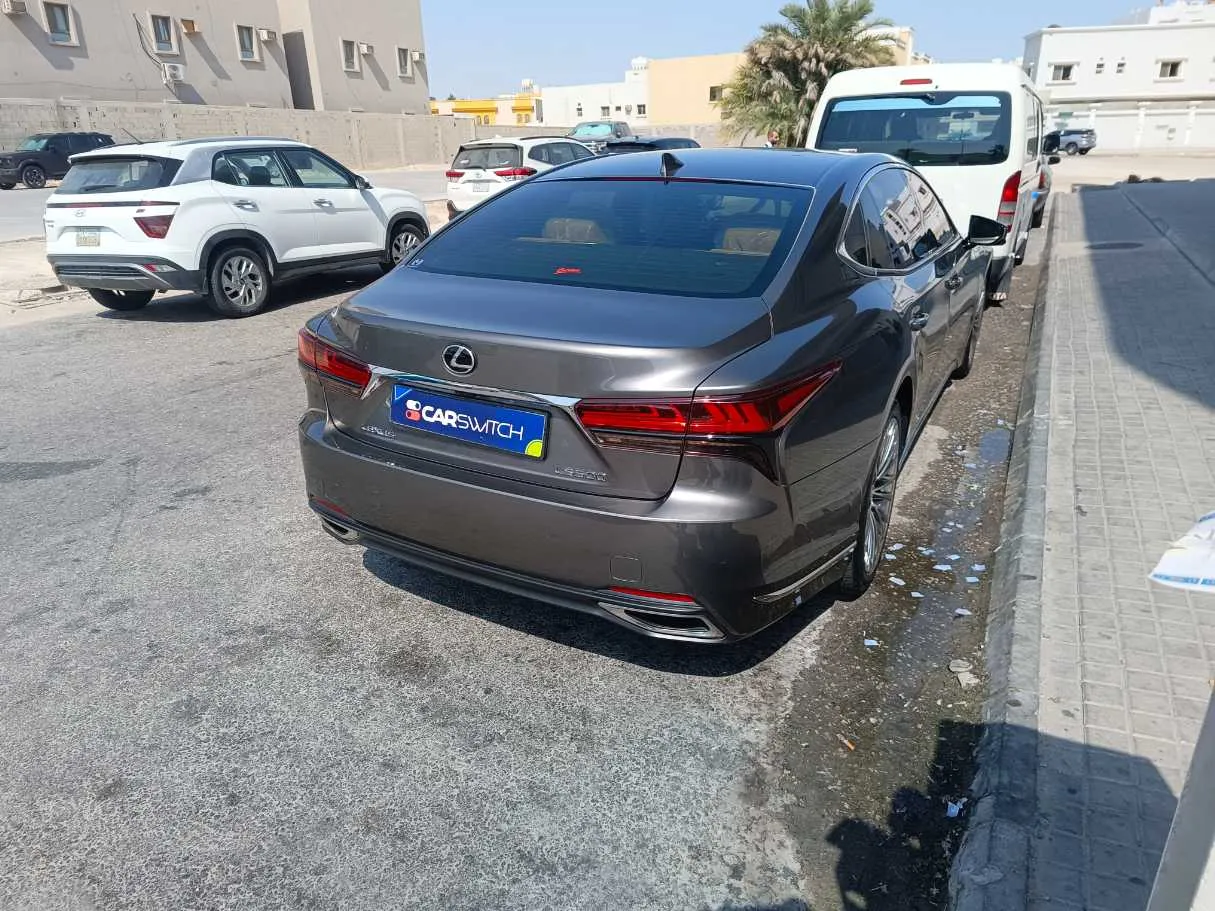Car image 5