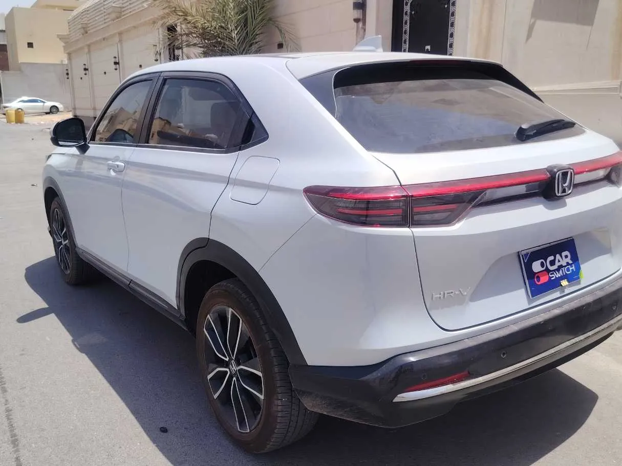 Car image 7