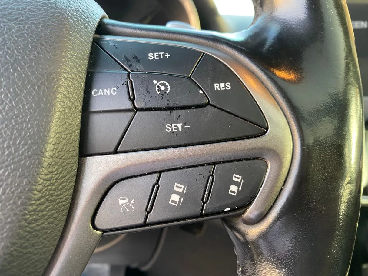 Car image 26