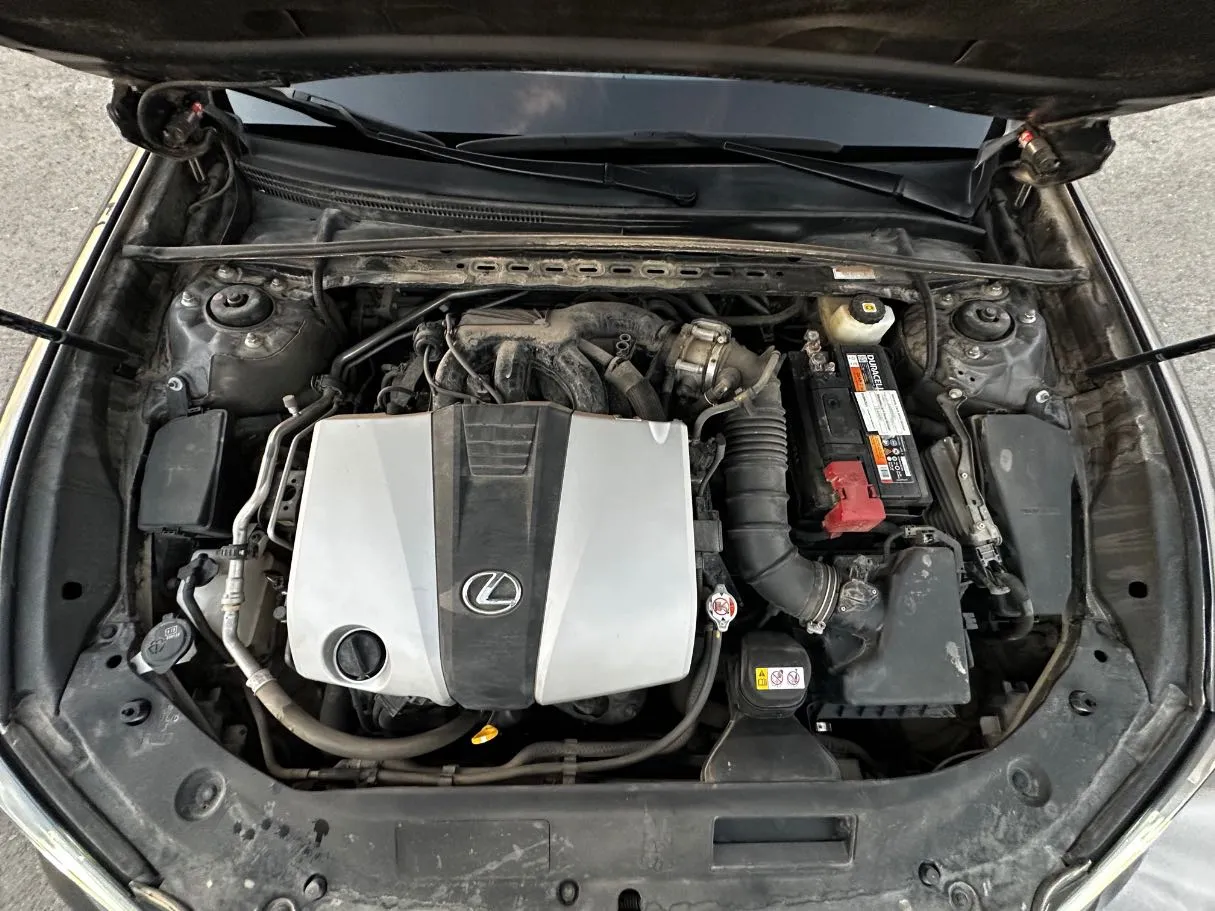 Car image 26