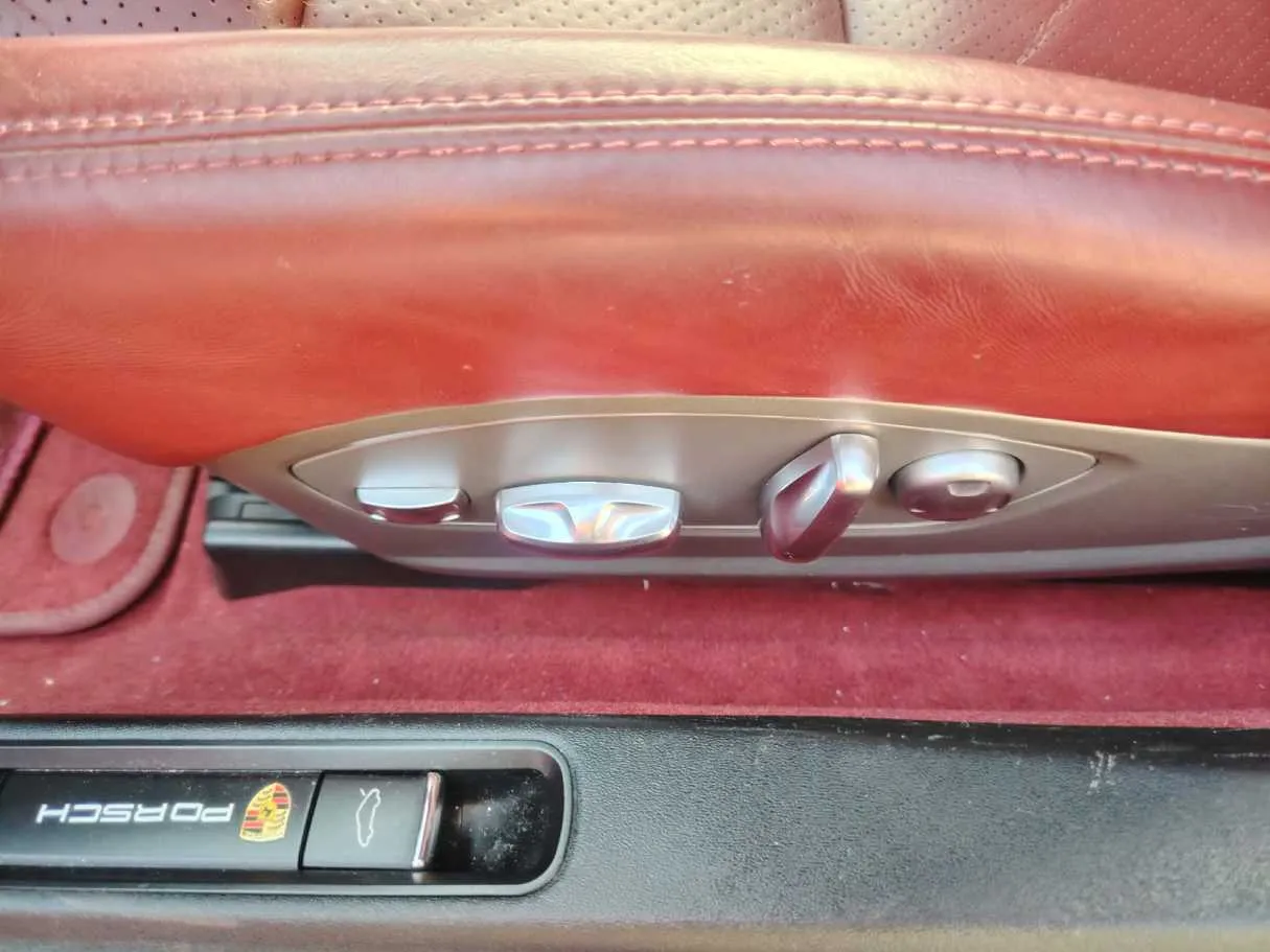 Car image 42