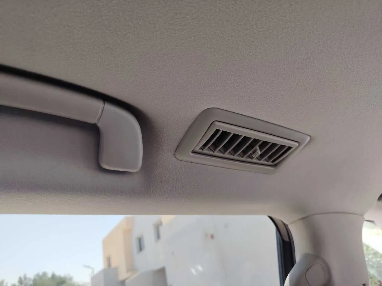 Car image 32