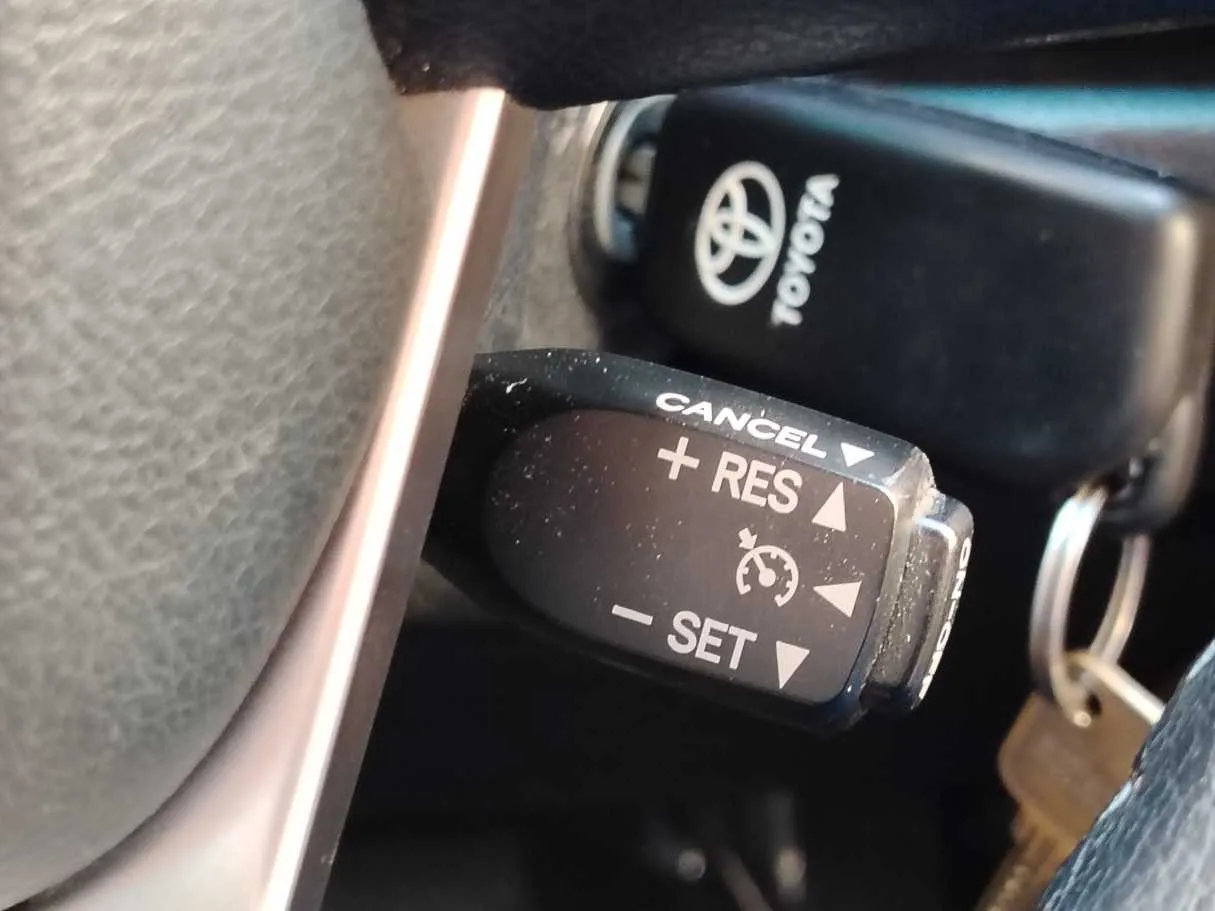 Car image 26