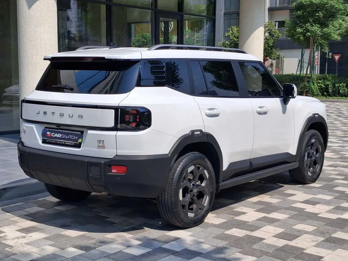 Car image 7