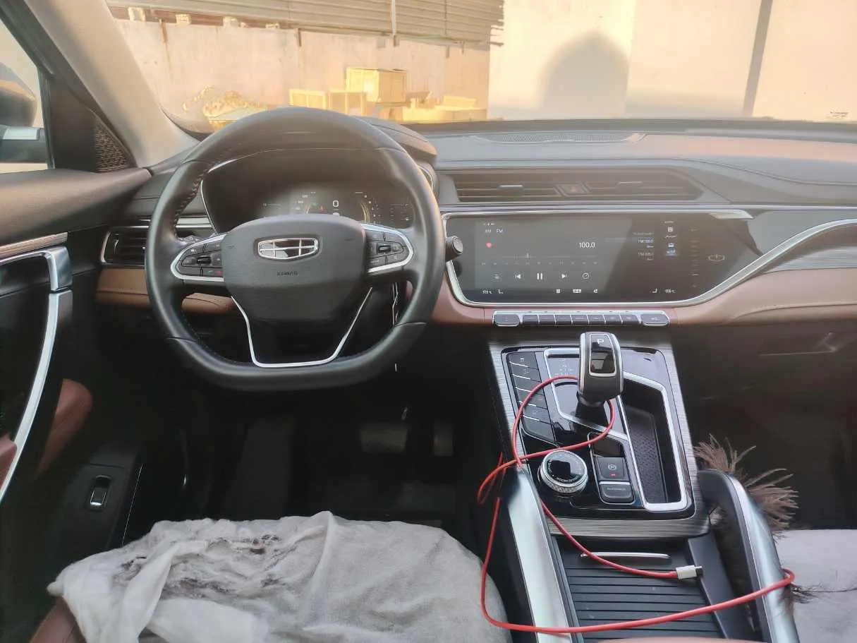 Car image 19