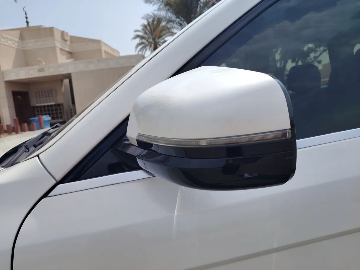 Car image 33
