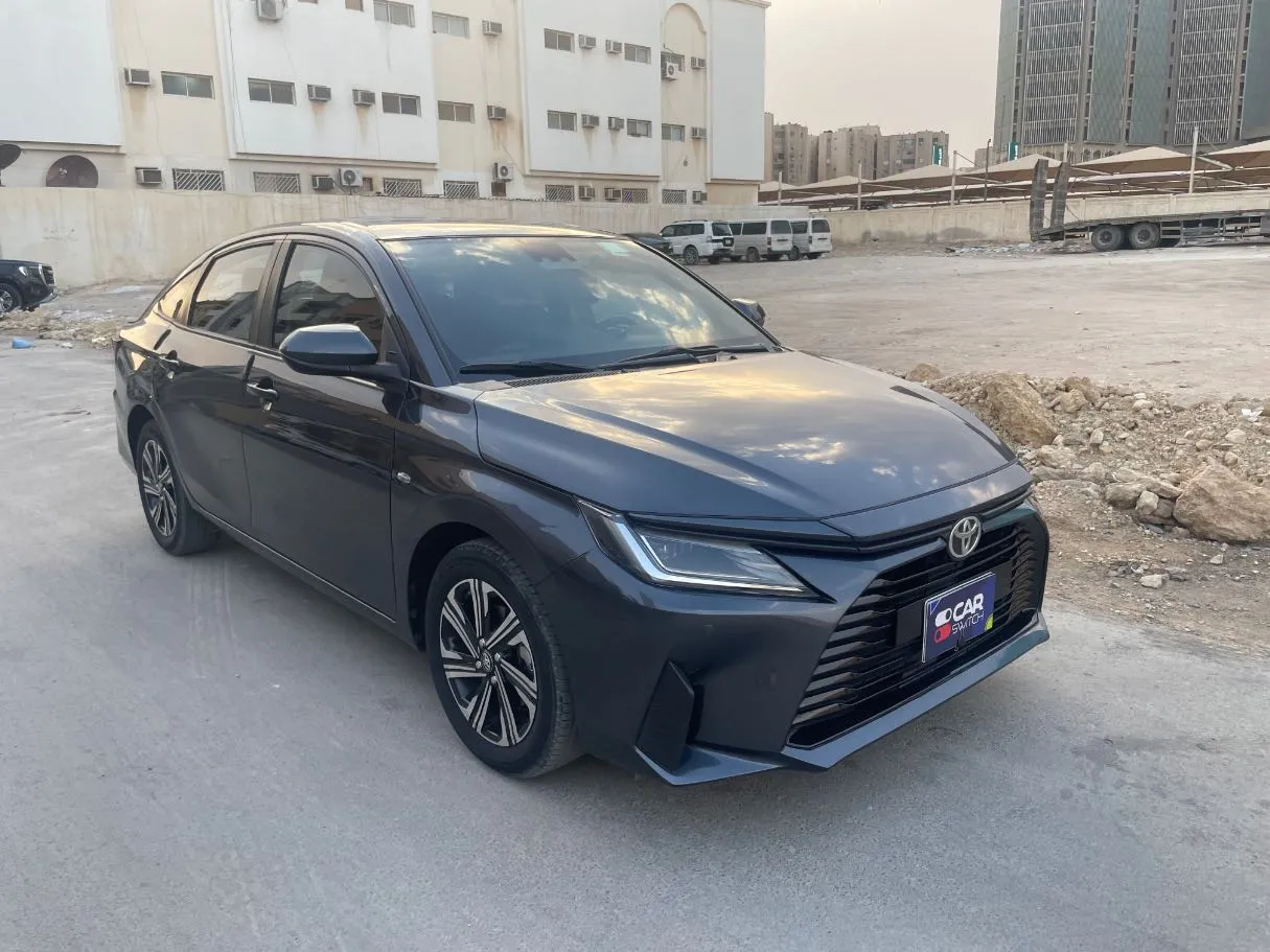 Car image 3