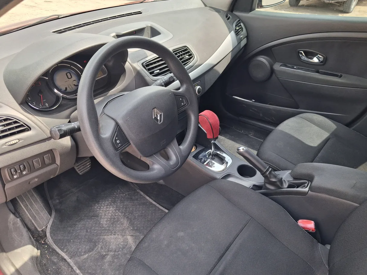 Car image 11