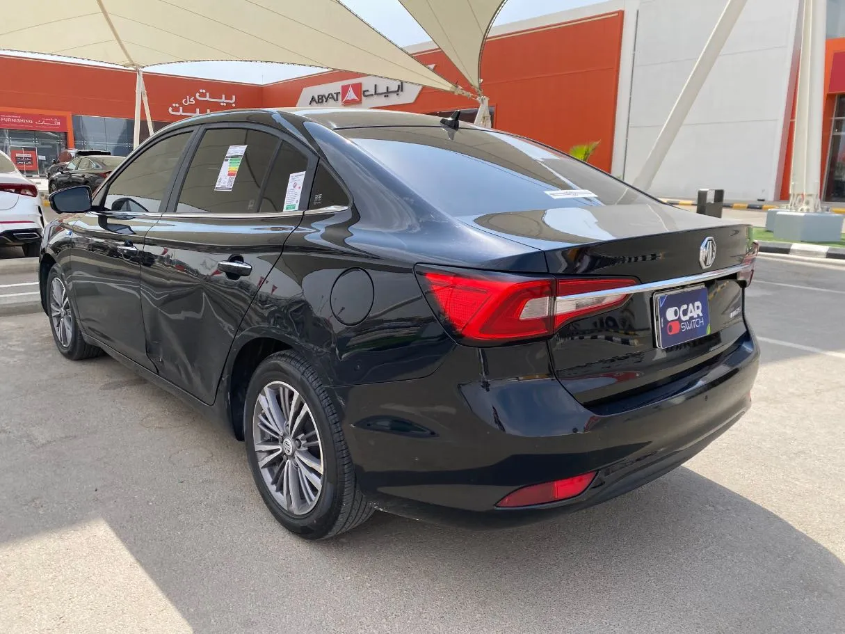 Car image 7