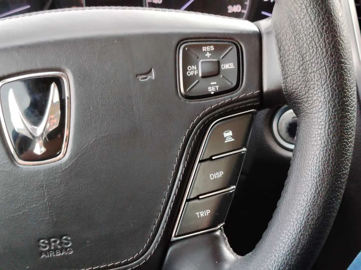 Car image 36