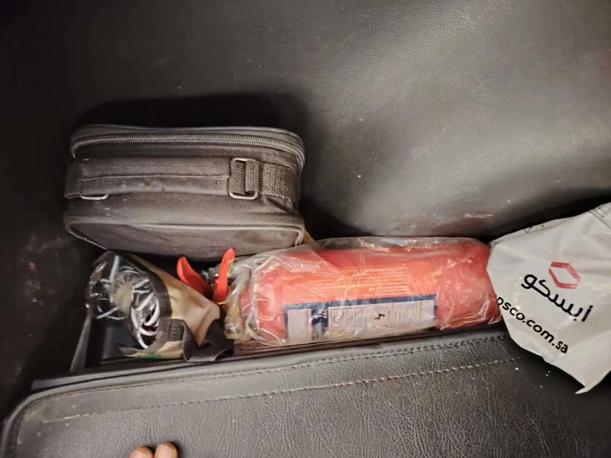 Car image 28