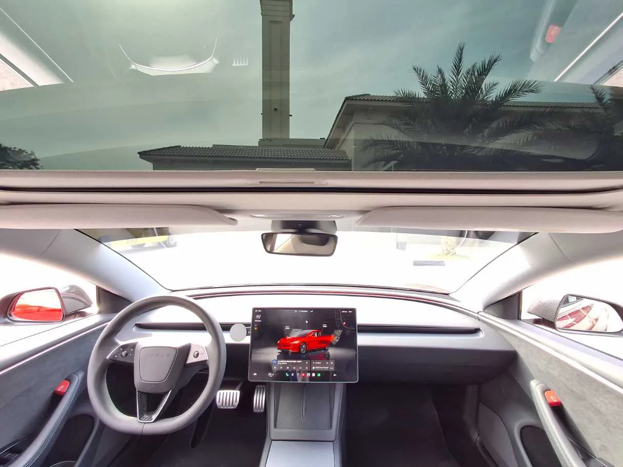 Car image 17