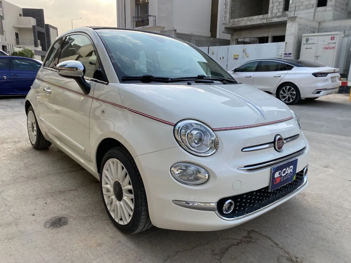 Car image 3