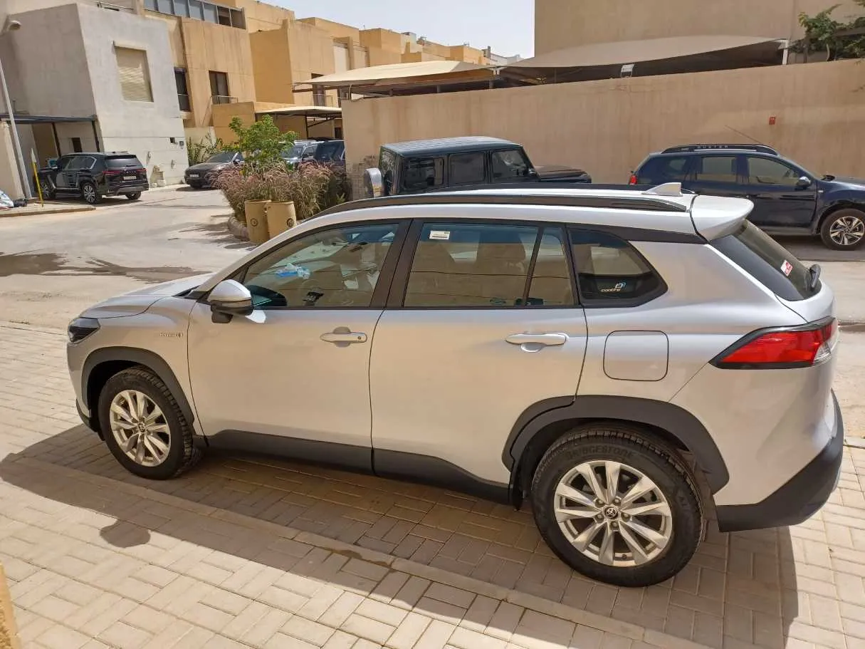 Car image 8