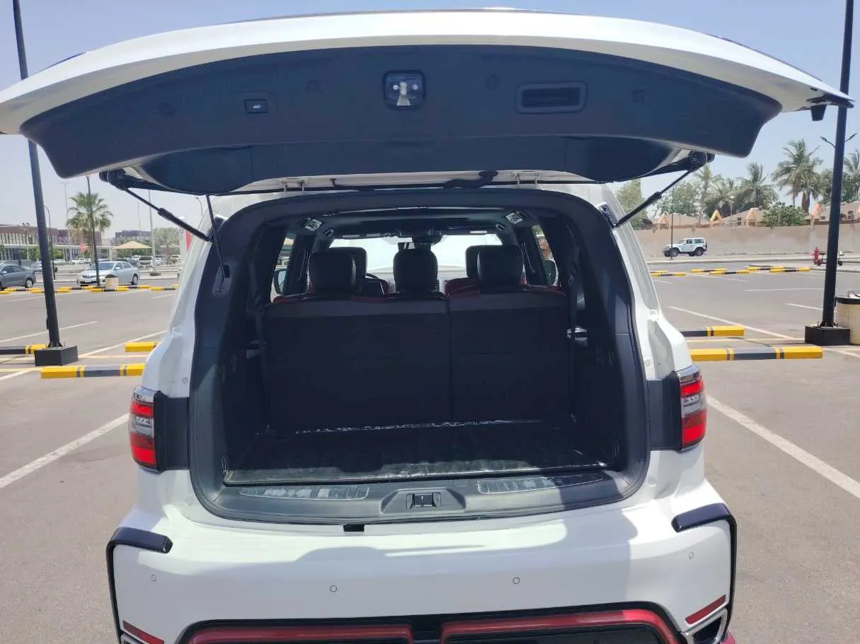 Car image 26