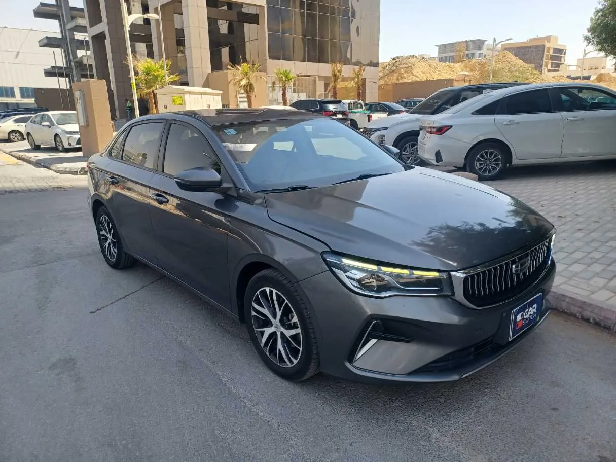 Car image 3