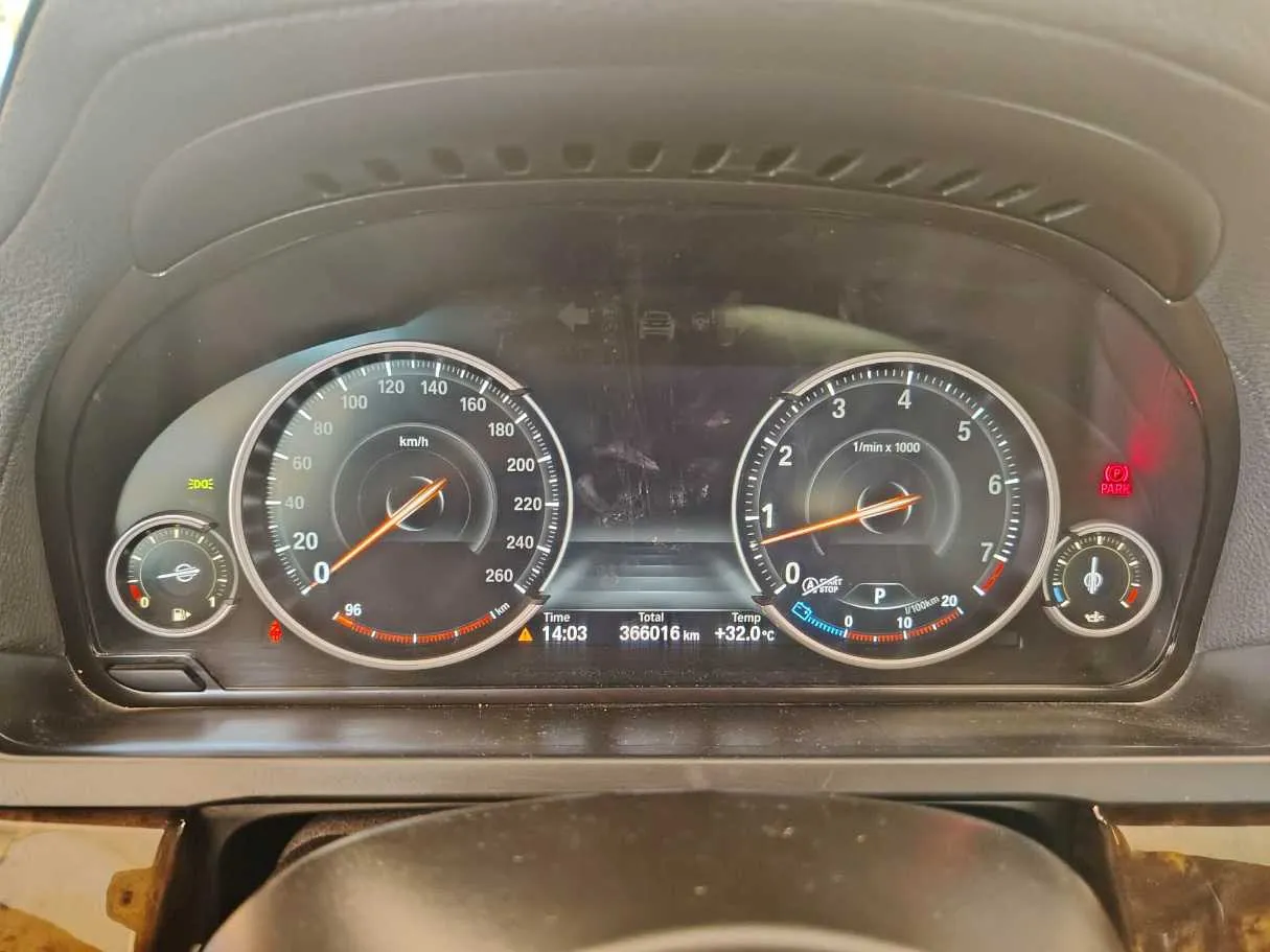 Car image 29
