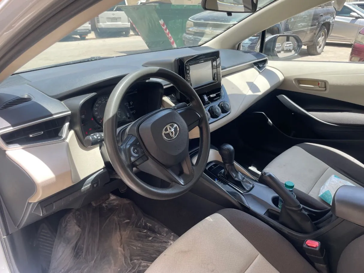 Car image 11