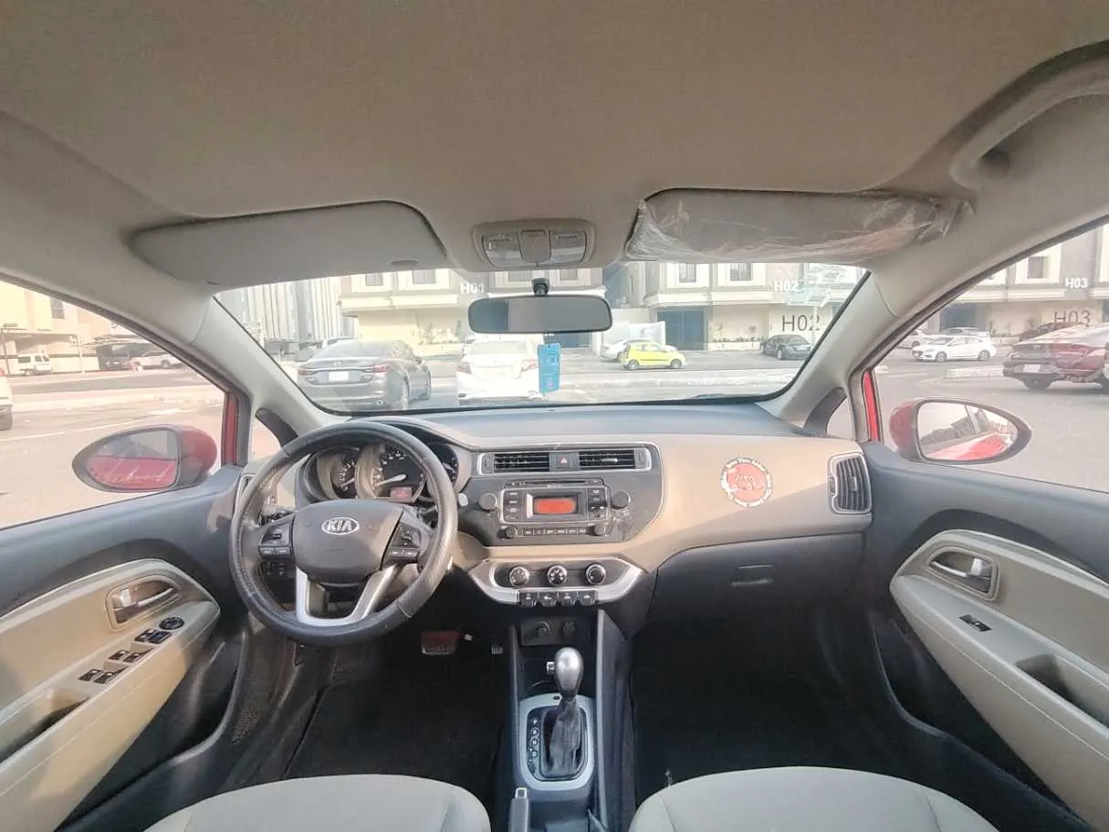Car image 17