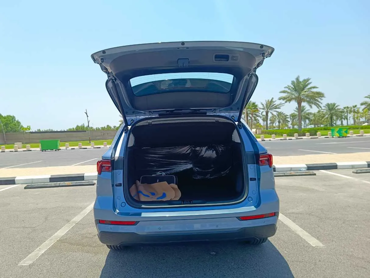Car image 26