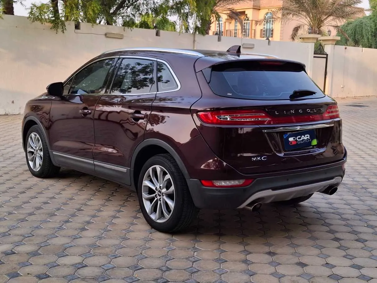 Car image 7