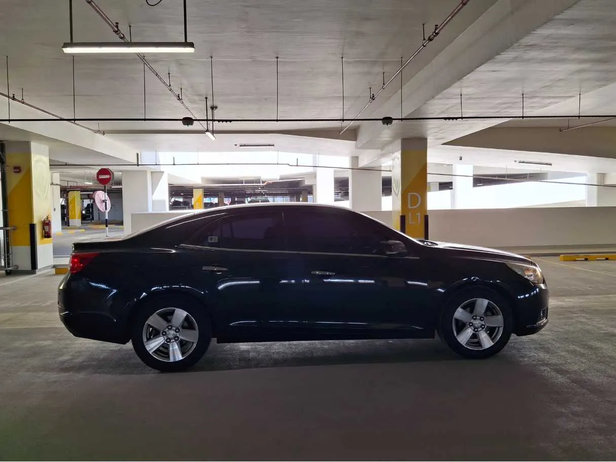Car image 8