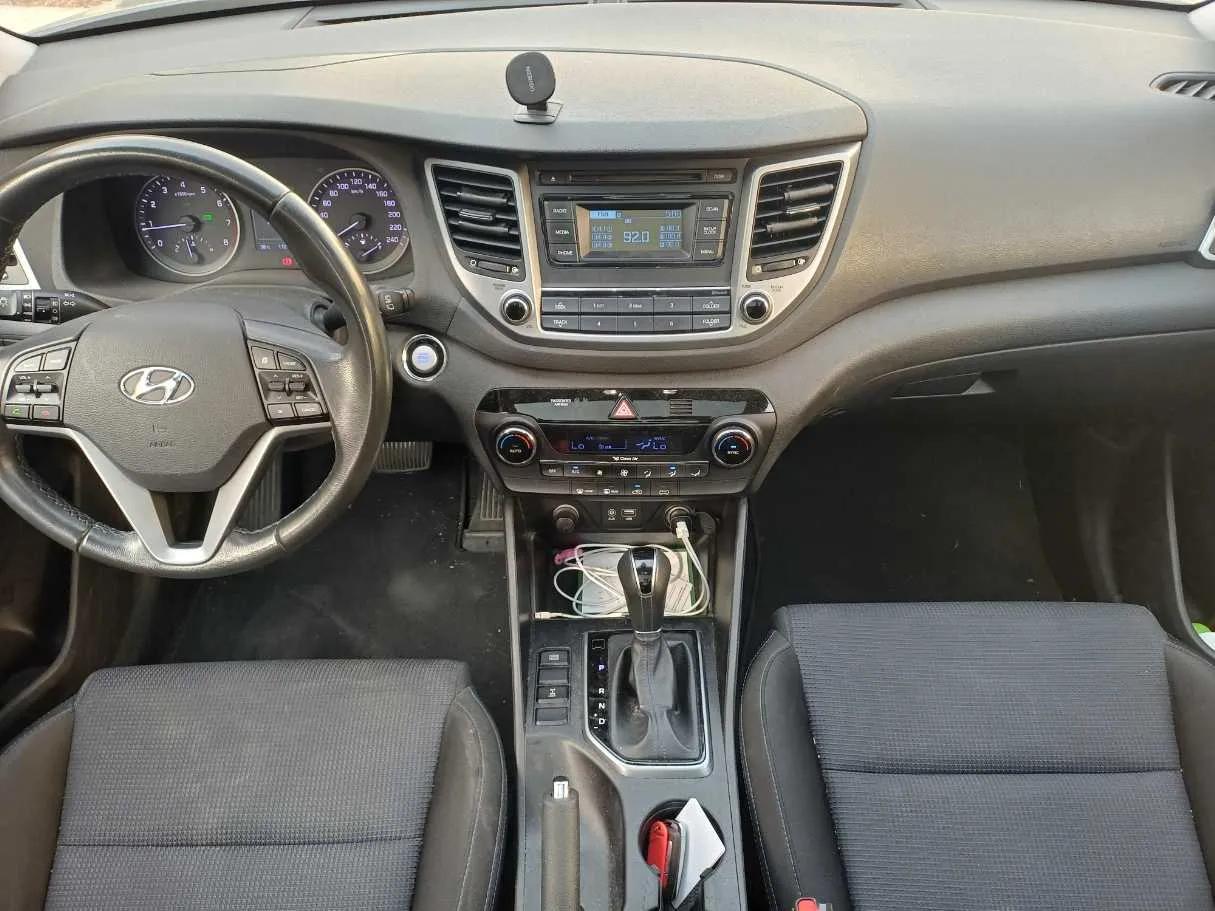 Car image 16