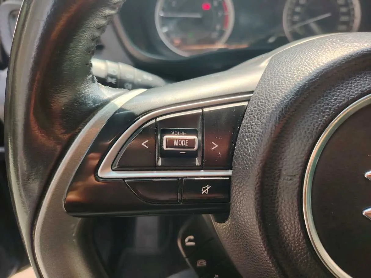 Car image 33