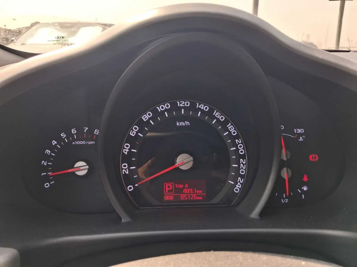 Car image 13