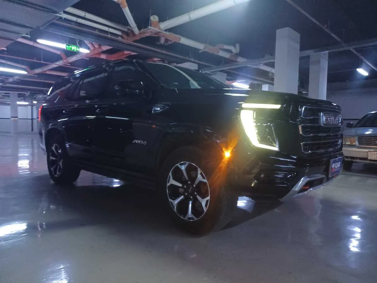Car image 3