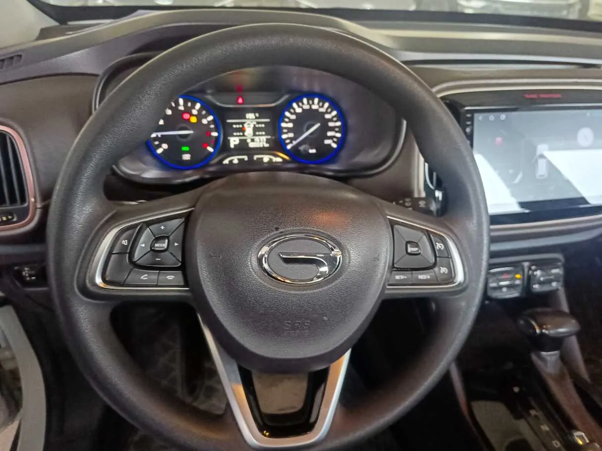 Car image 13