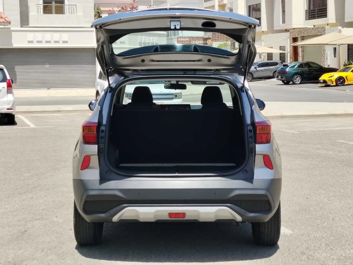 Car image 21