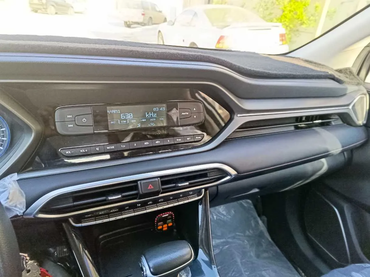 Car image 23