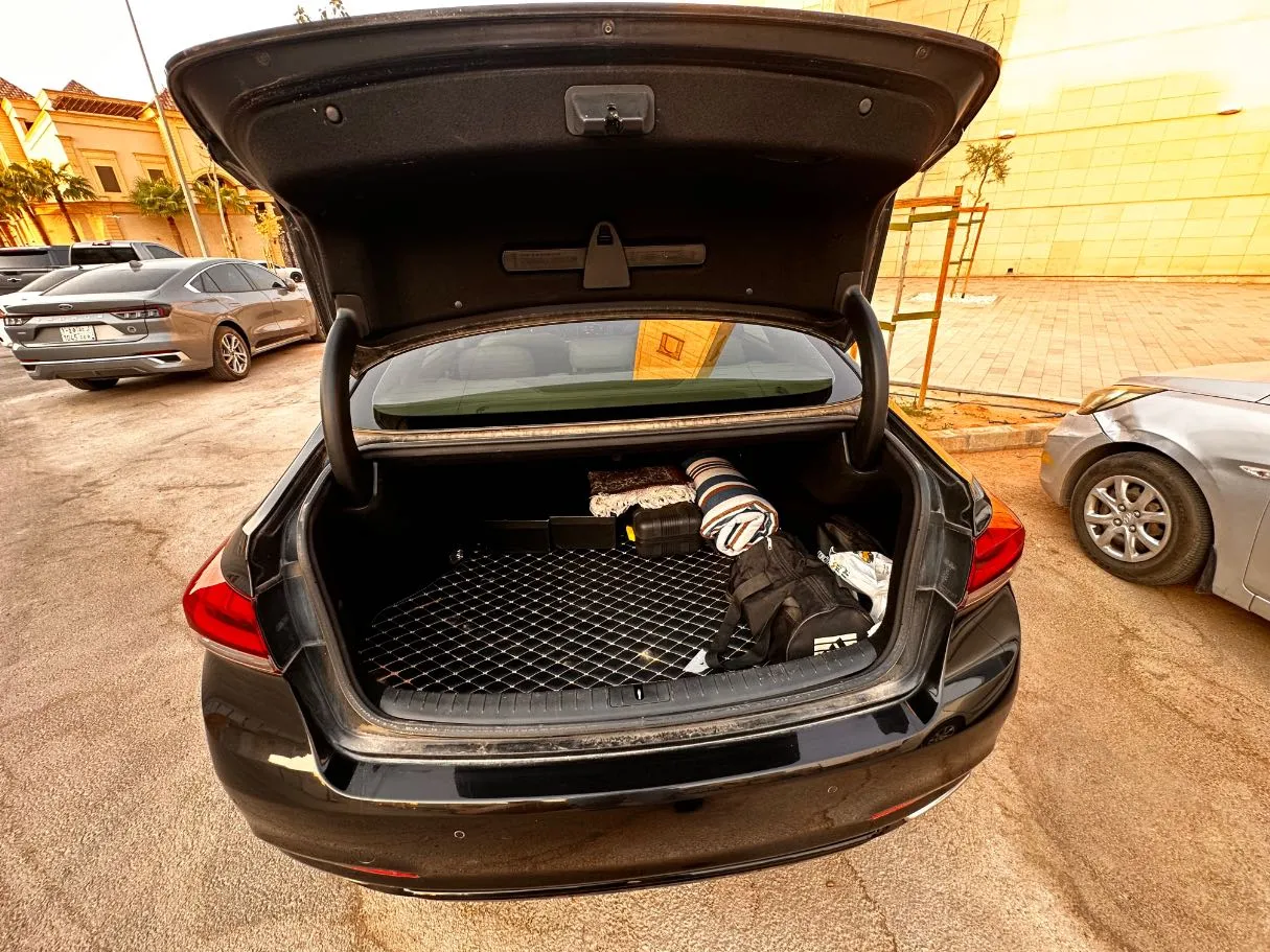 Car image 22