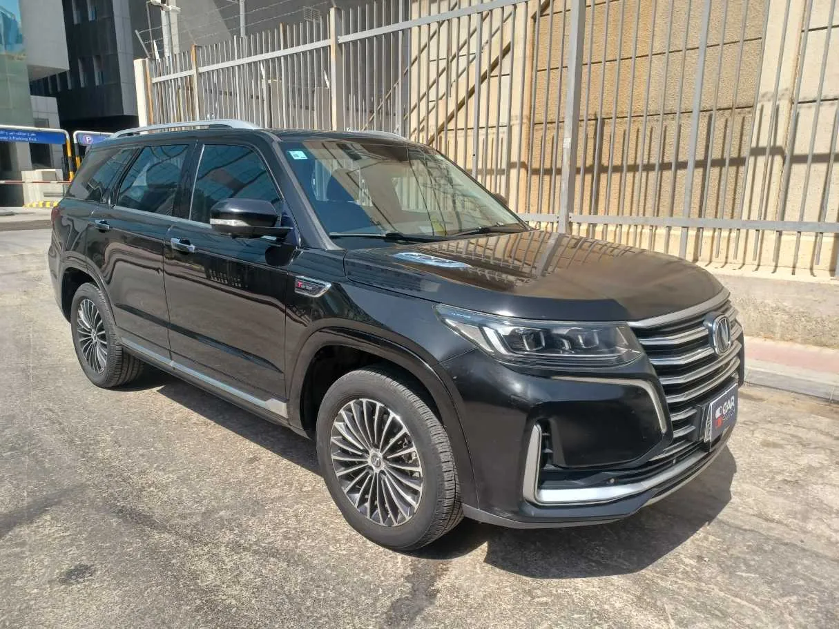 Car image 3