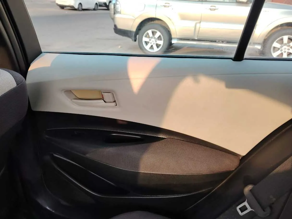 Car image 38