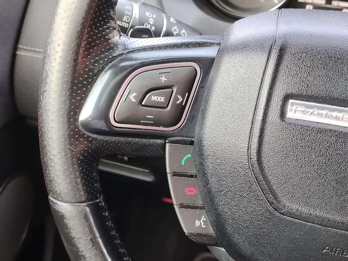Car image 32