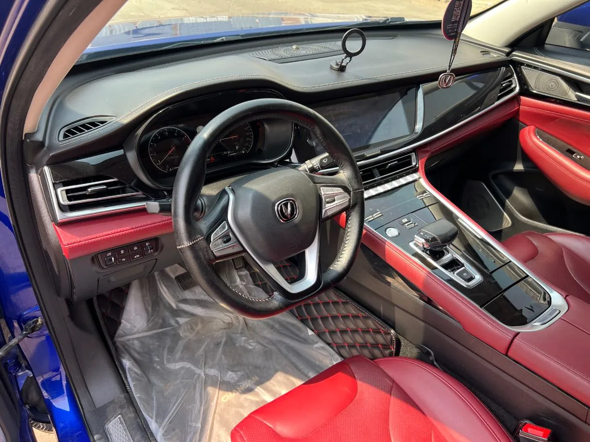 Car image 11