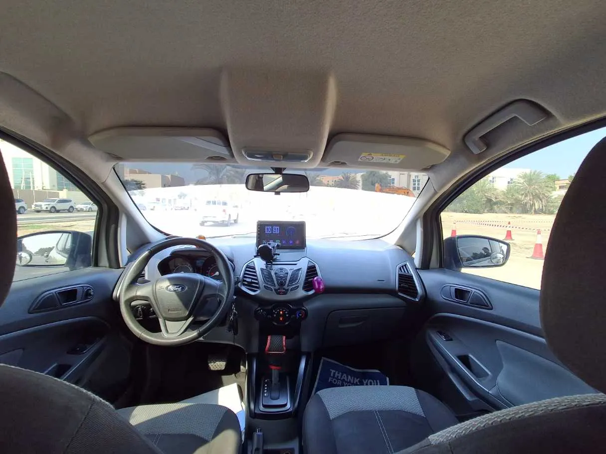Car image 18