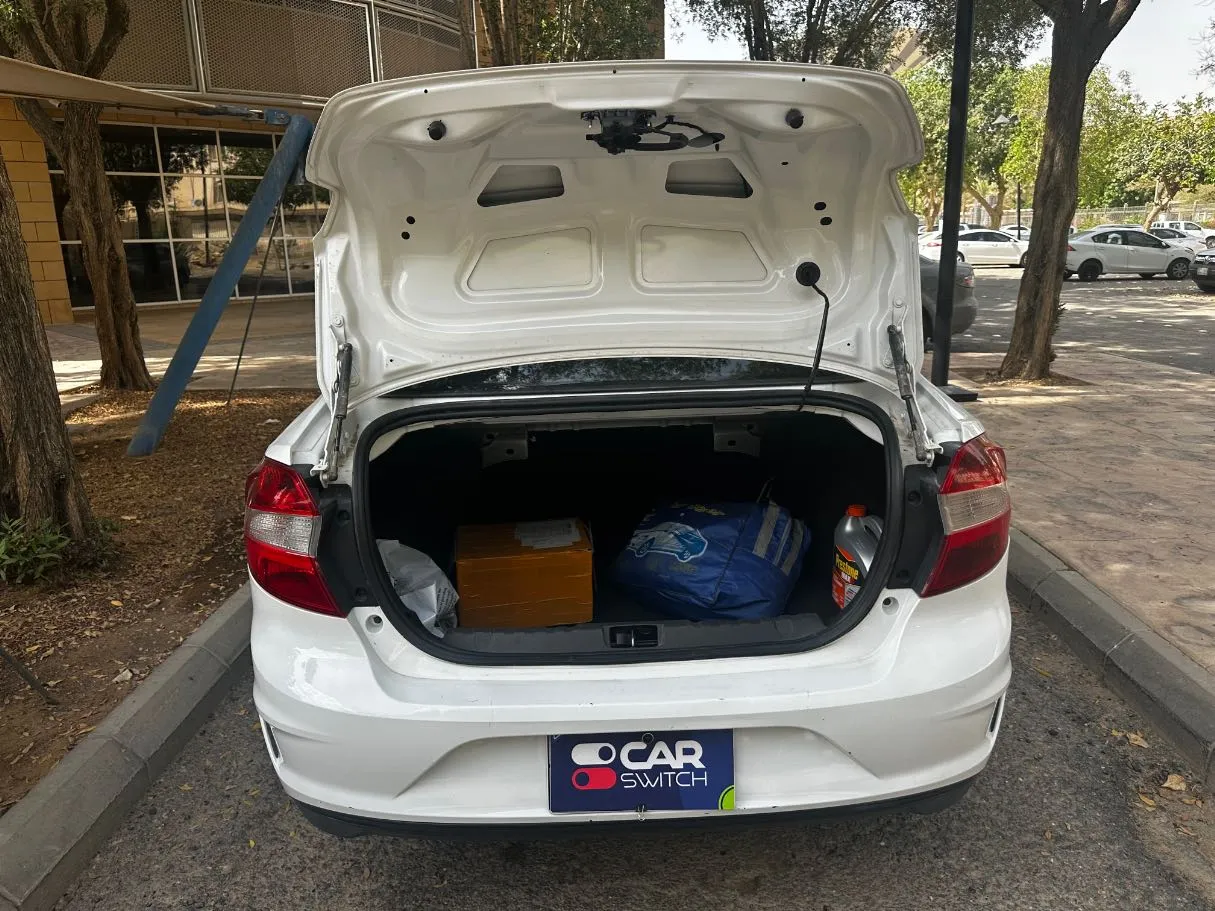 Car image 20