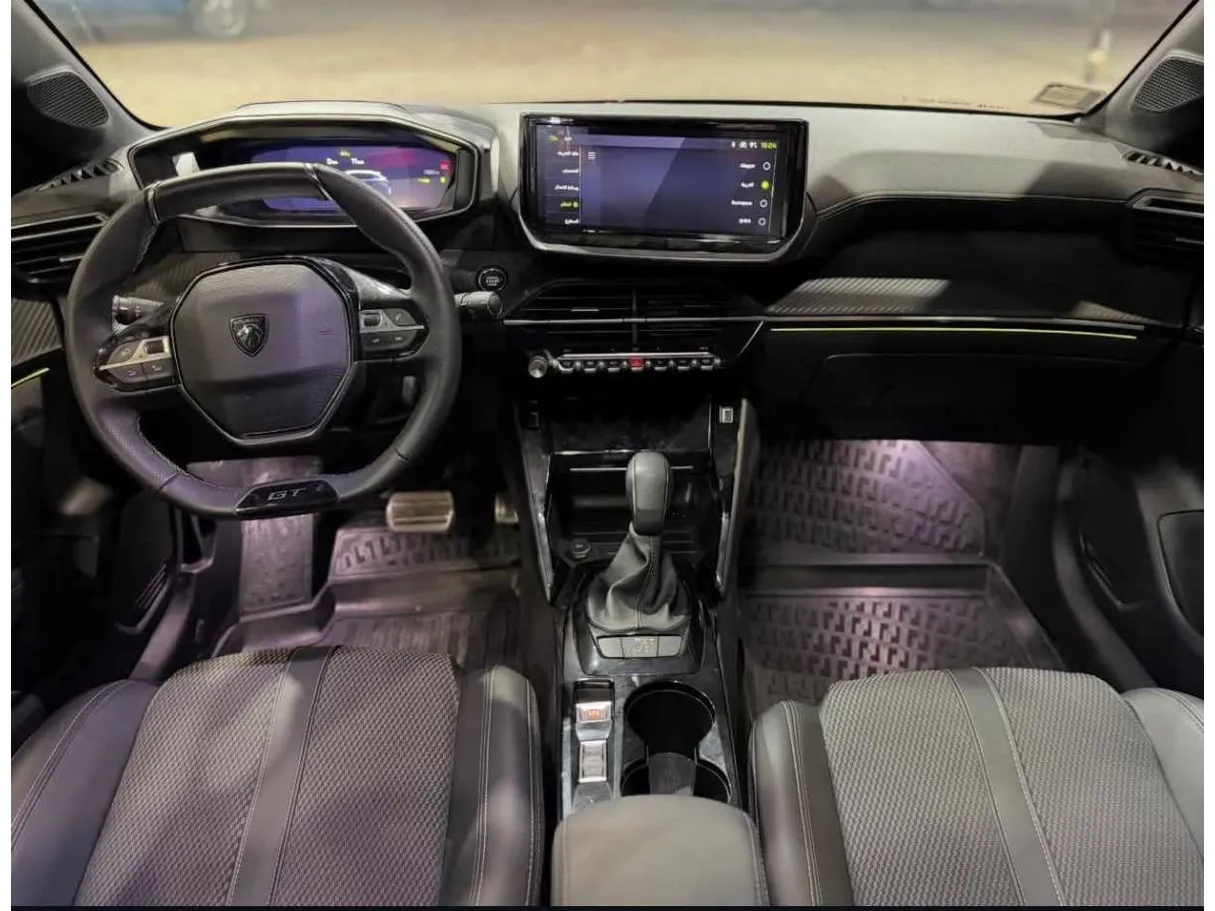 Car image 9