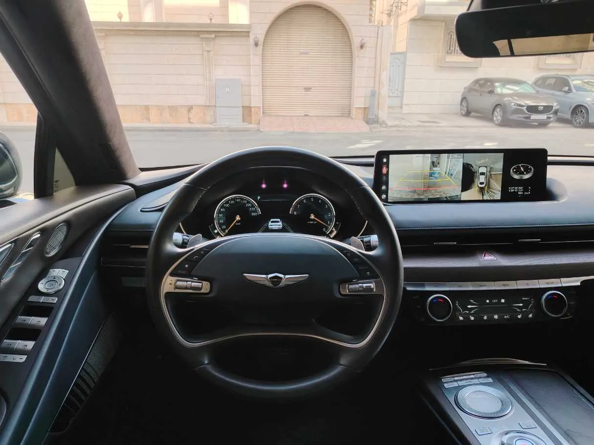 Car image 25