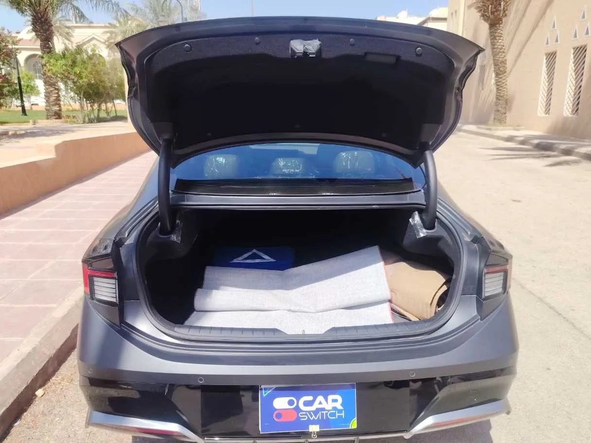 Car image 21