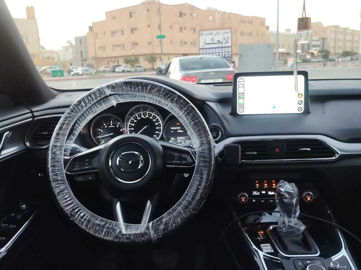 Car image 18