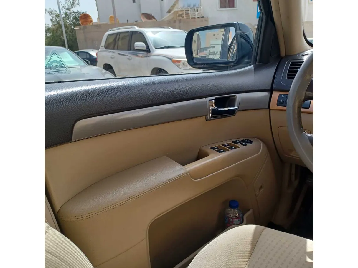 Car image 27