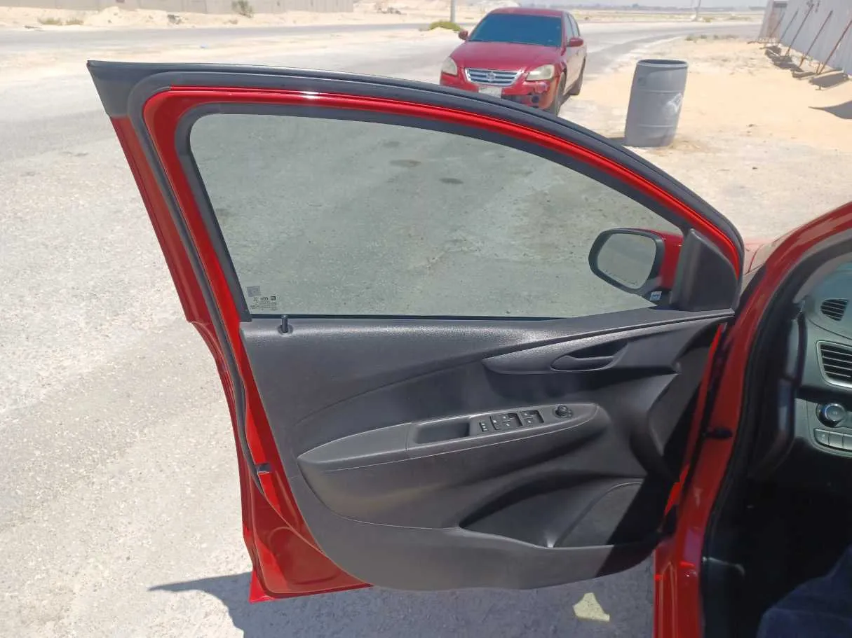 Car image 10