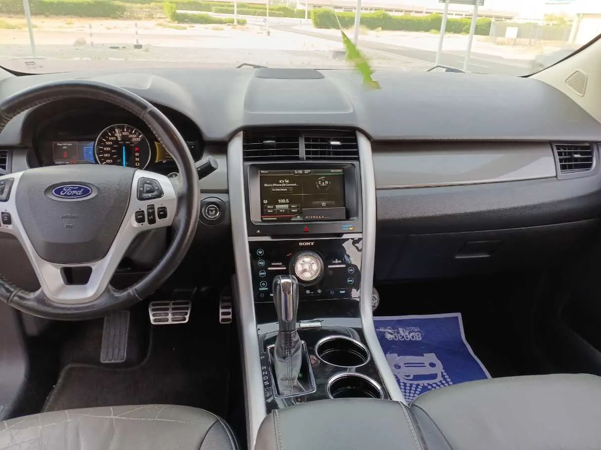 Car image 15