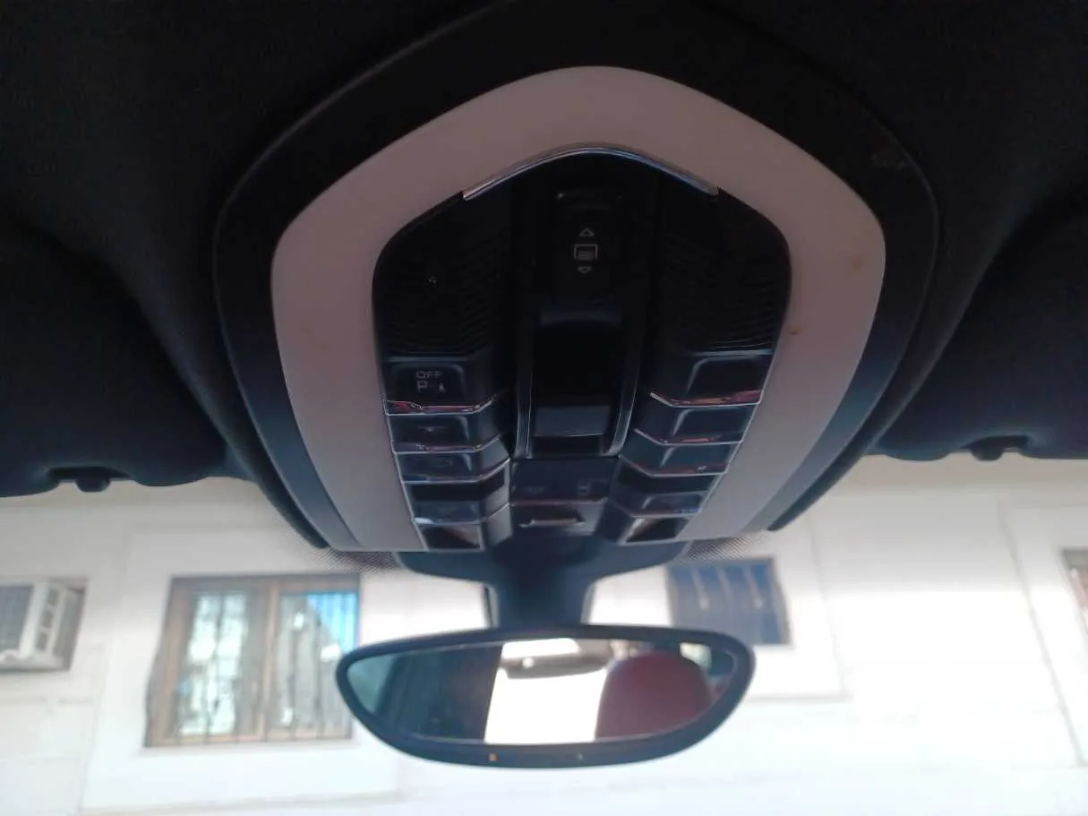 Car image 21
