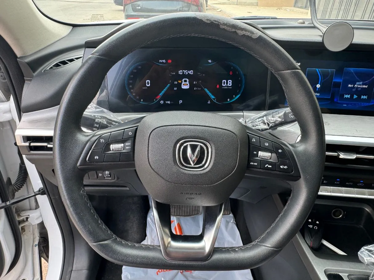Car image 17